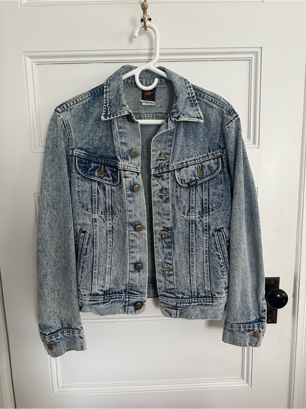 Lee Women's Light Acid Wash Denim Jacket - Blue